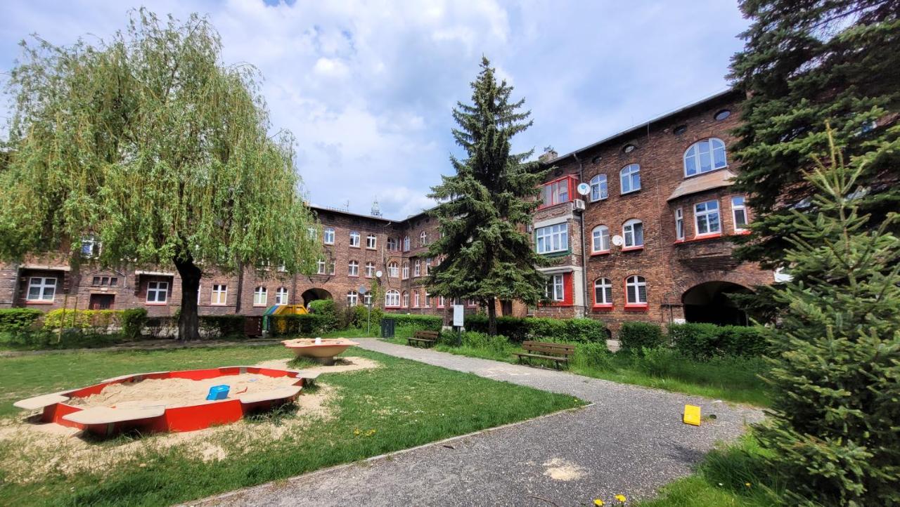Apartament Zlote Zdzadlo Nikiszowiec คาโตวีตเซ ภายนอก รูปภาพ