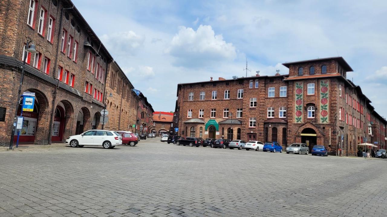 Apartament Zlote Zdzadlo Nikiszowiec คาโตวีตเซ ภายนอก รูปภาพ